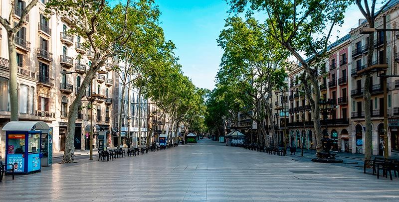 Panorámica de la rambla  y el mirador de colón 