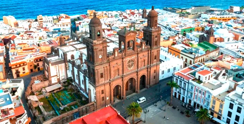 Santa Iglesia Catedral-Basílica de Santa Ana (catedral de Canarias) y barrio de Vegueta