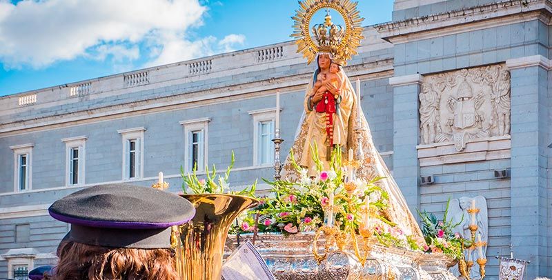 Panorámica  de la festividad de la virgen de la almudena