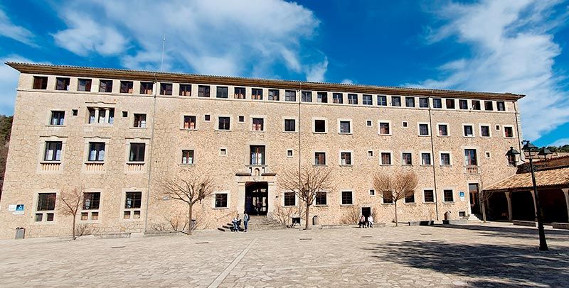 Panorámica del santuario de lluch