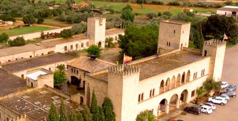 Panorámica del museo de vidrio can gordiola