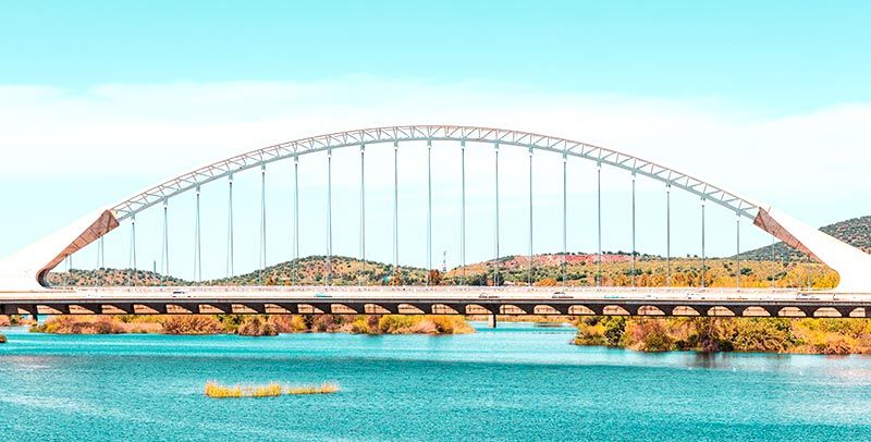 panorámica del puente lusitania