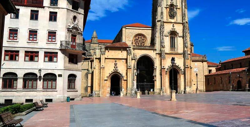 Plaza de Alfonso II El Casto