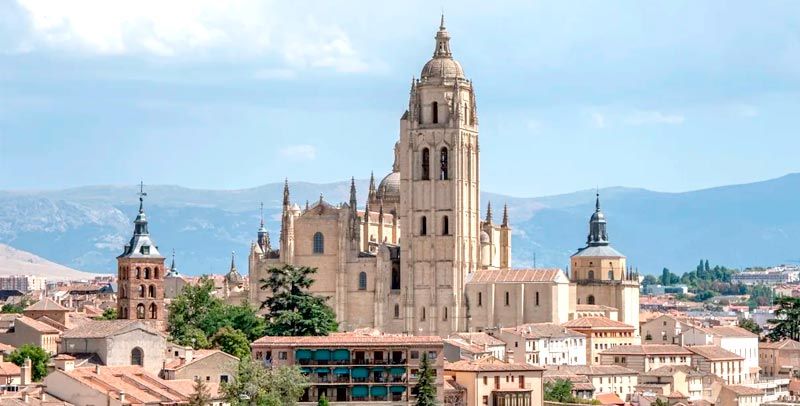 La Catedral de Segovia y su claustro