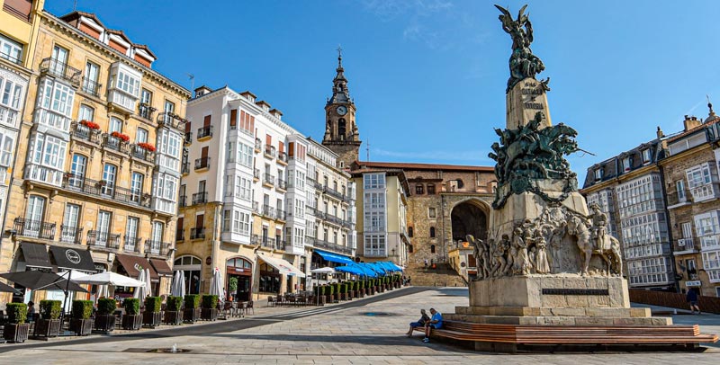 Plaza de la Virgen Blanca